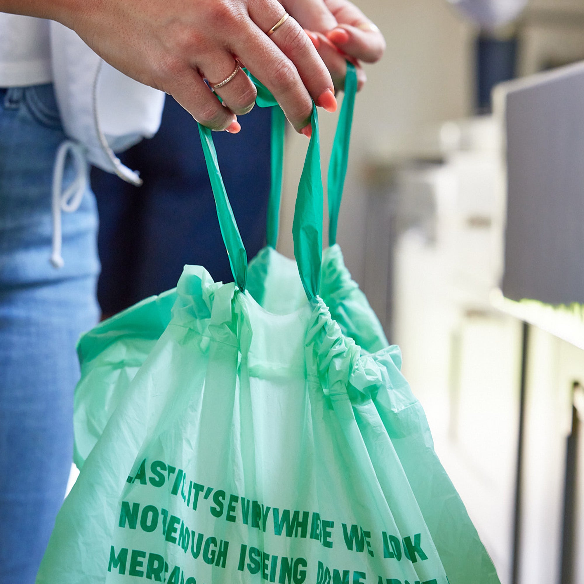 HoldOn Compostable Trash Bags - Thumbnail 4
